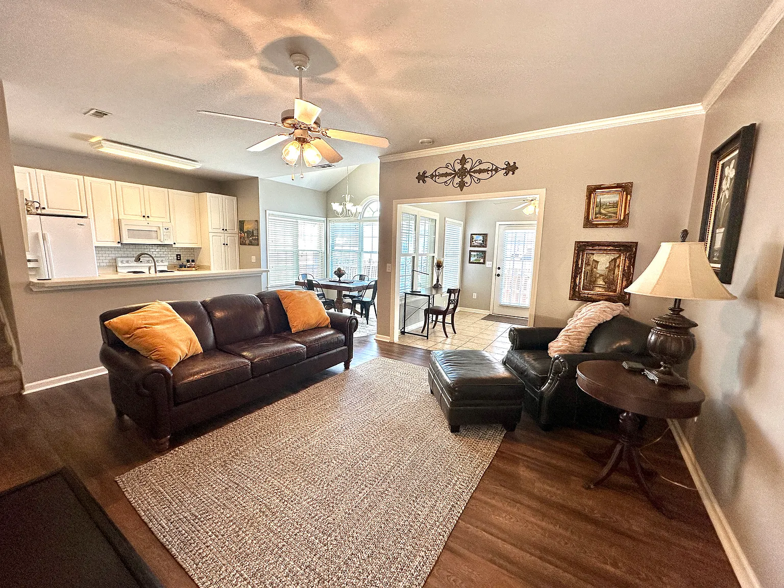 3 bed, 2.5 bath, 1454 sqft, $2,495 — Photo 4
