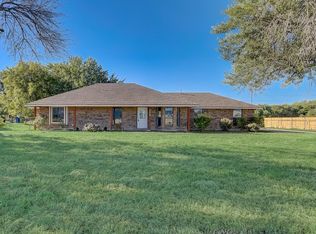 214 Pierce Rd, Red Oak, TX 75154