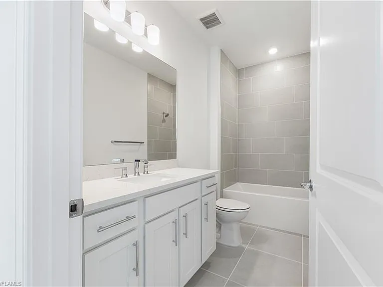 19226 Hinkley Dr — Photo 29