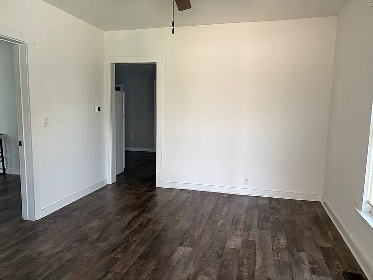 415 S 1st St — Photo 10