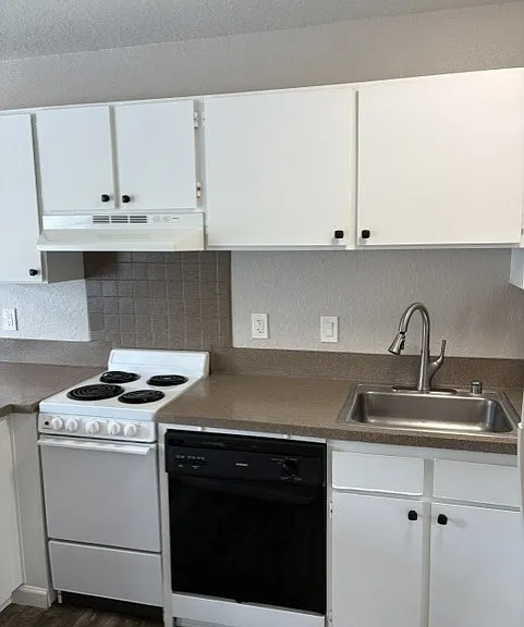 4526 S Henderson St #201 — Photo 7