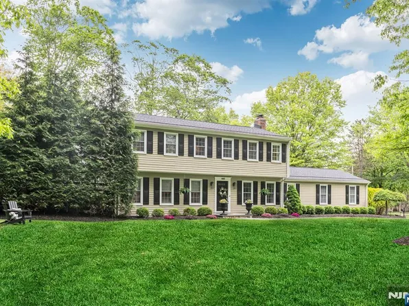 442 New York Ave, Wyckoff, NJ 07481