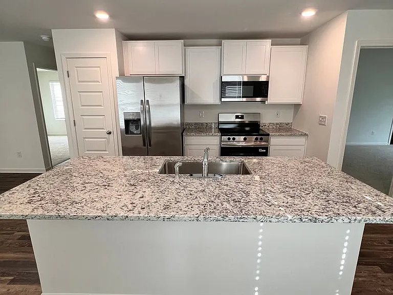 2491 Sky Dr — Photo 4