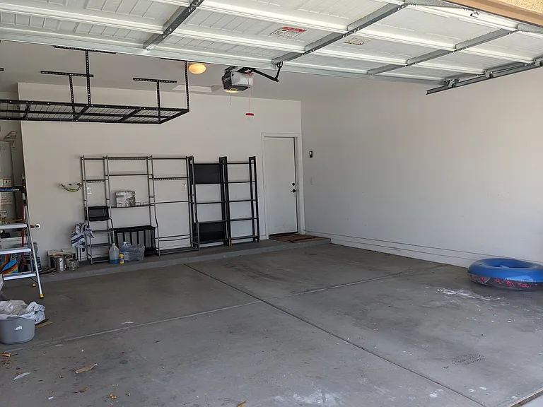 283 E Jade Dr — Photo 2