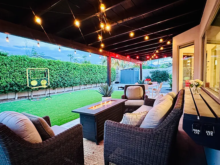 Private Backyard Oasis: 
Nice cozy sitting area with fire pit...