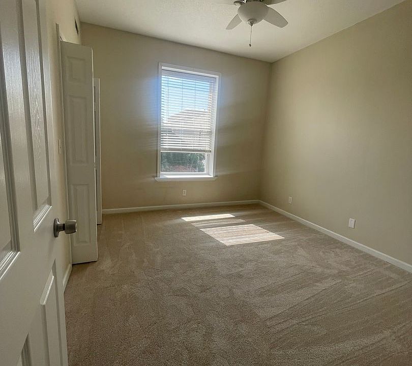 2nd image of 108 W 5th St APT 108-6