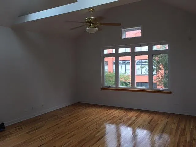 1252 N Wood St #3 — Photo 2