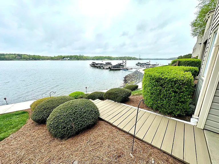 14051 Queens Harbor Rd — Photo 34