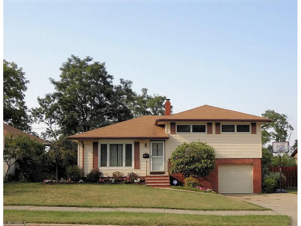 3600 Hetzel Dr photo 1