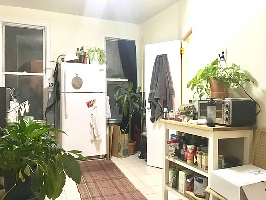 Rented by Premier Metro Realty Corp | media 28