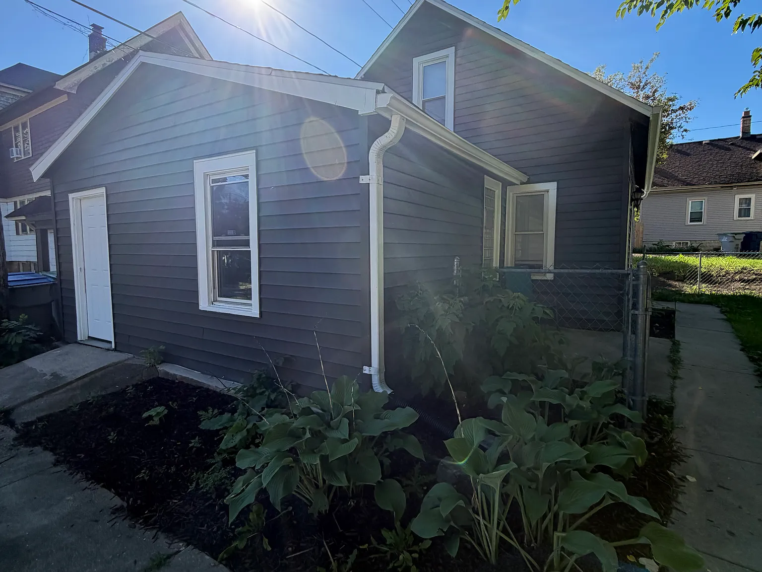 3 bed, 1250 sqft, $1,750 — Photo 2