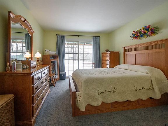 5th image of 60 Marsdale Ct