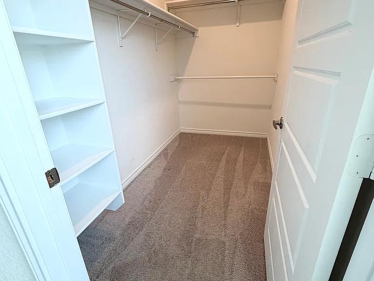 5530 Castle Brook Dr — Photo 9