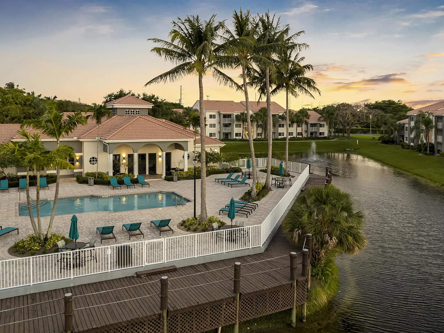 Waters Edge Delray — Photo 1