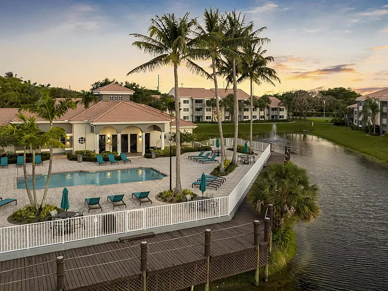 Waters Edge Delray — Photo 1