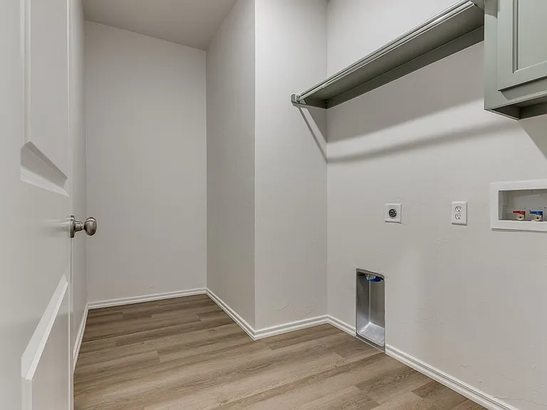 1541 Pavy Pkwy — Photo 30