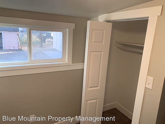 3rd image of 1523 W Russett Ave