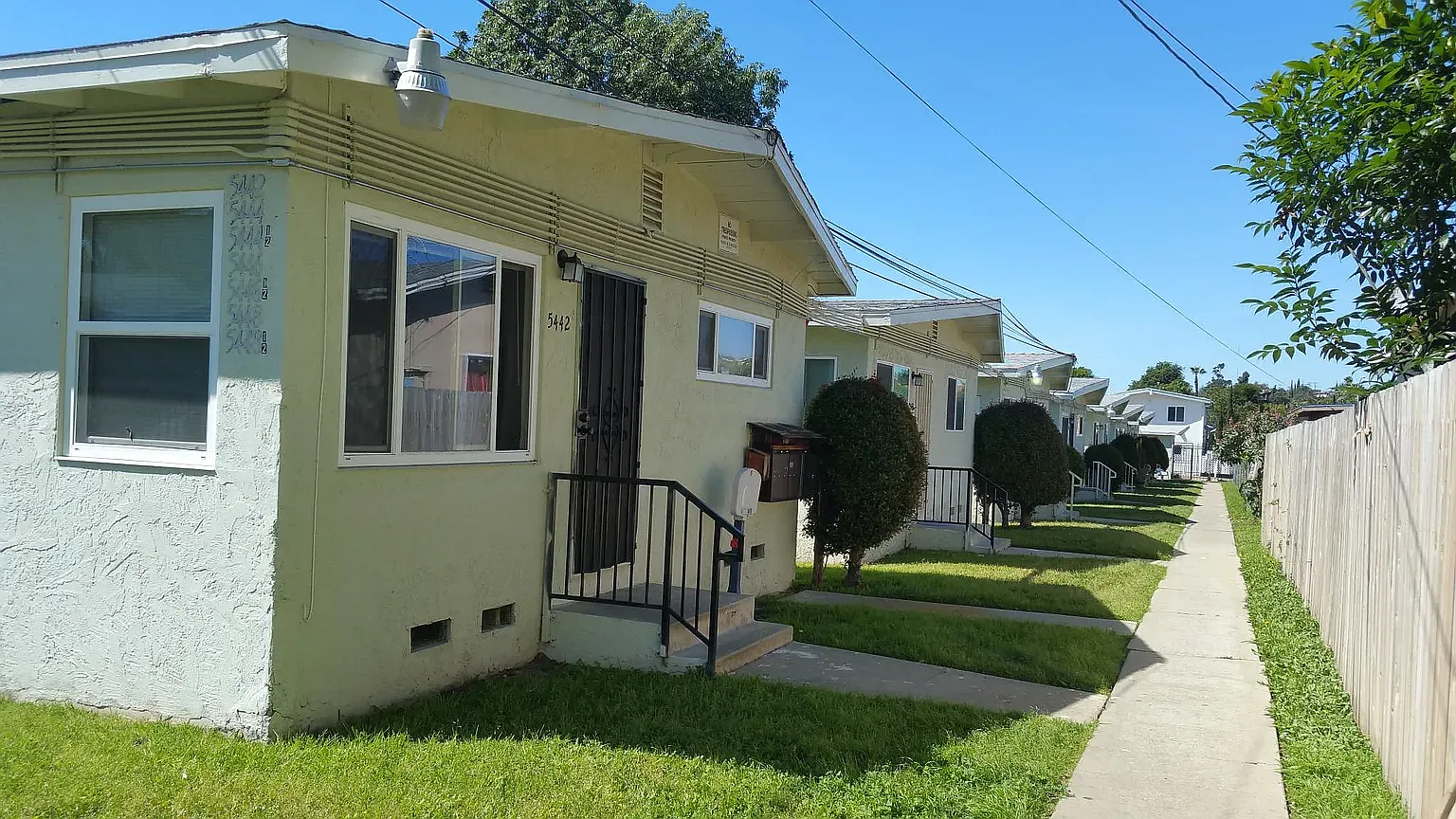 2 bed, 600 sqft, $2,000 — Photo 1