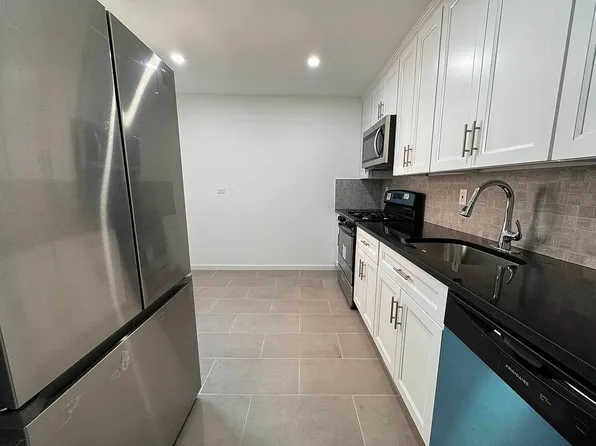 9430 59th Ave APT 5F, Flushing, NY 11373