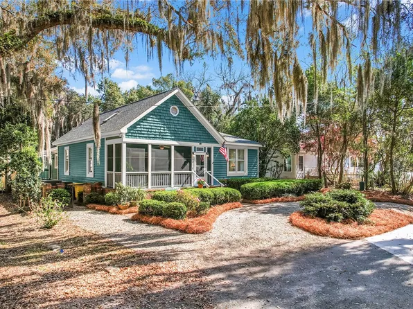 508 2nd St W, Darien, GA 31305