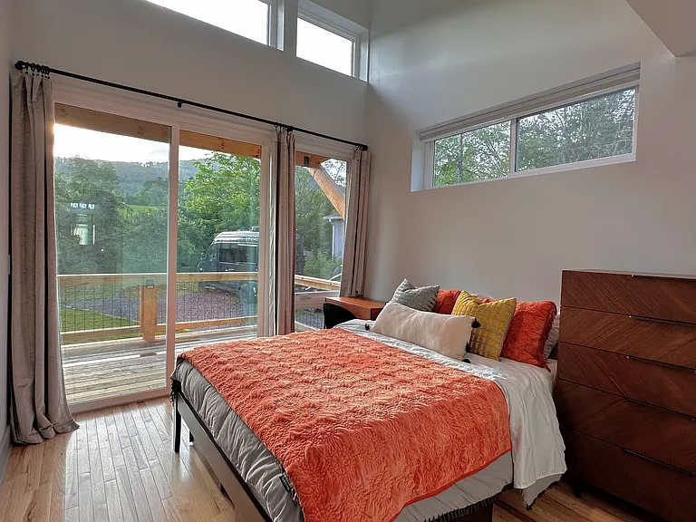 924 Riceville Rd — Photo 12