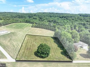 70 High Rock Rd W, Hanover, PA 17331