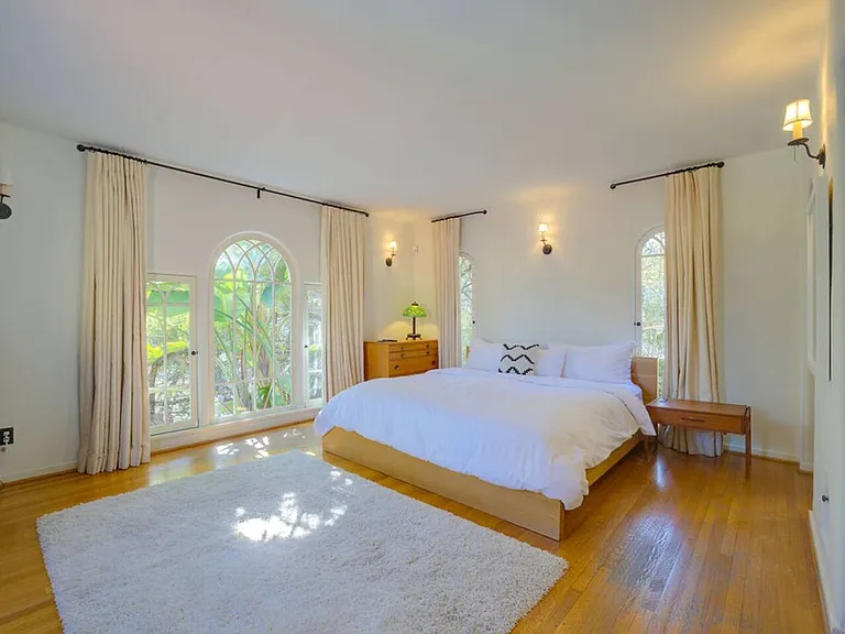 4778 Cromwell Ave — Photo 12