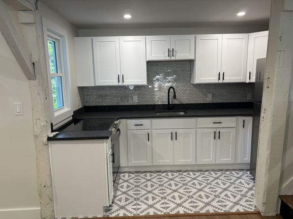 36 E Shore Rd #B
