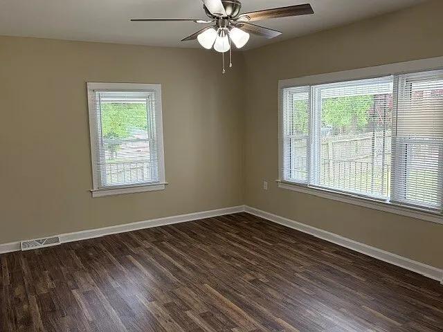 710 Westwood Dr — Photo 4