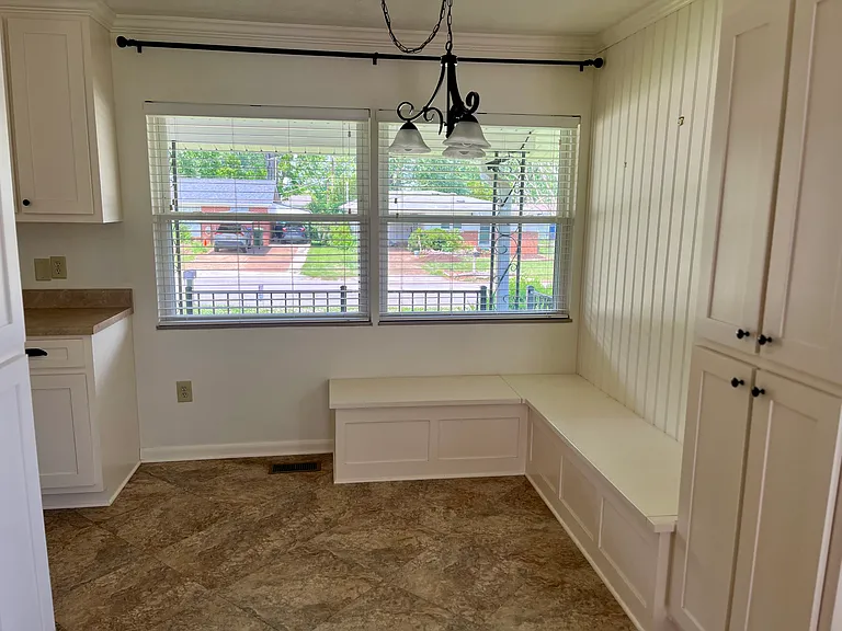 4215 Coffee Dr SW — Photo 3