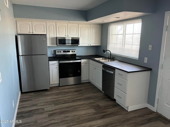 45 N Phyllis APT 204