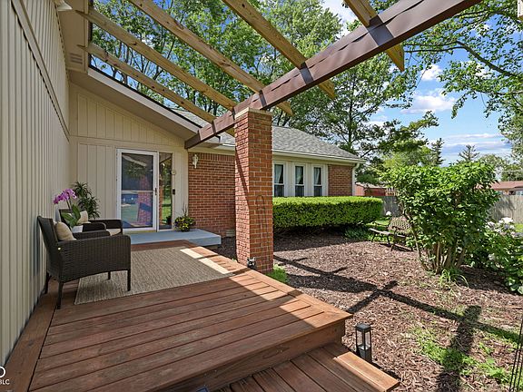 4th image of 1092 S Quail Ct