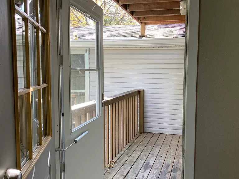 Apt202(6) - Balcony_12072020
