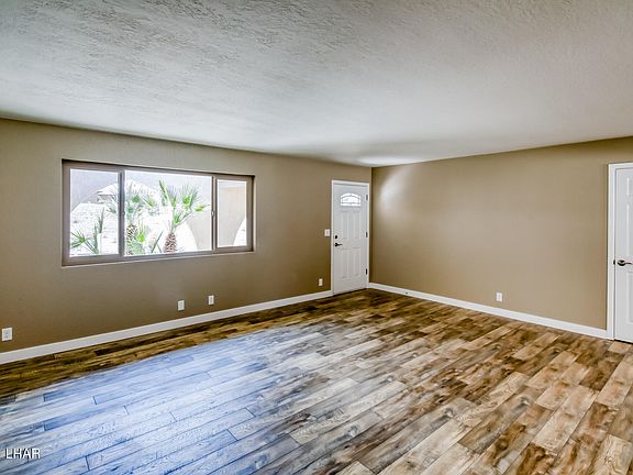 4th image of 2387 Clarke Dr