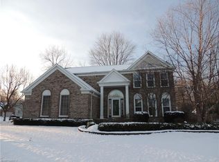 19511 Elm Dr, Strongsville, OH