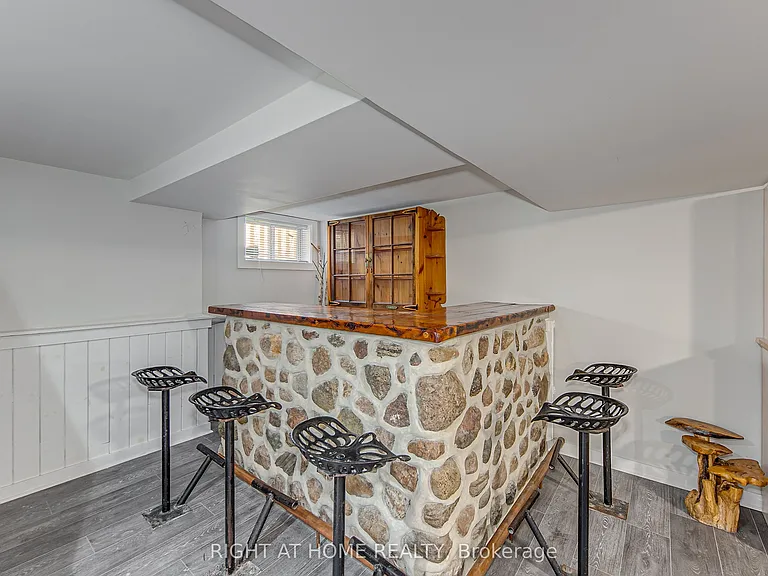 148 Riverglen Dr #BASEMENT — Photo 6
