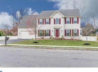 4 Lardner Rd, Burlington, NJ 08016