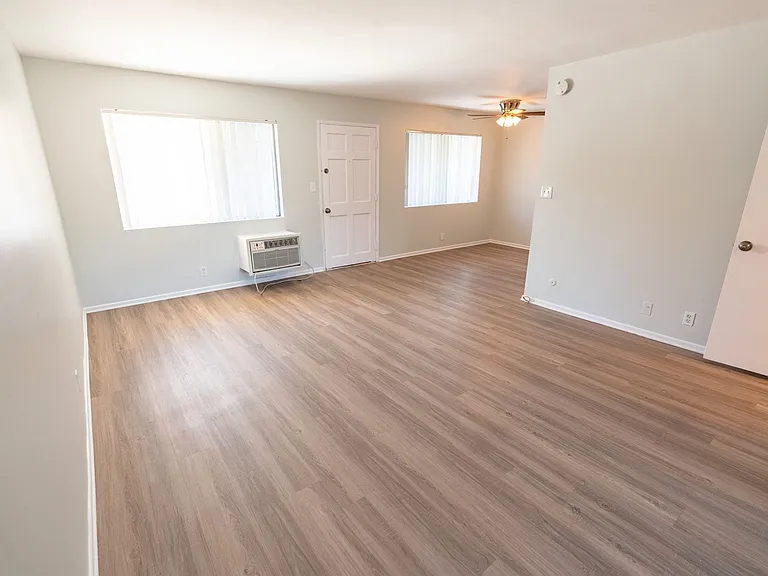 18407 Dearborn Street — Photo 34