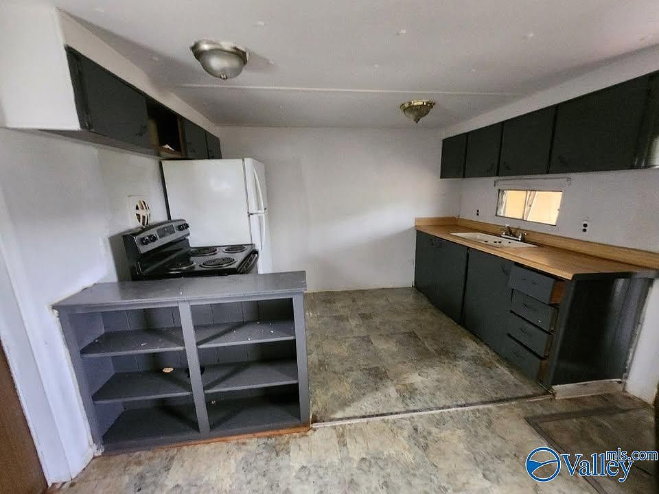 2nd image of 909 Capshaw Rd