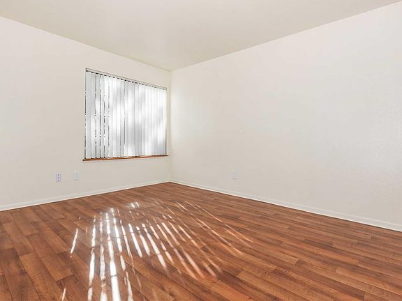 5th image of 3350 Harrison St APT 217