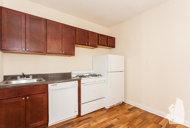 1st image of 3933 N Janssen Ave #W3
