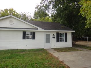 206 W Watson St, Selma, NC 27576