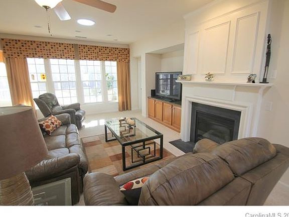 5th image of 15241 Legend Oaks Ct