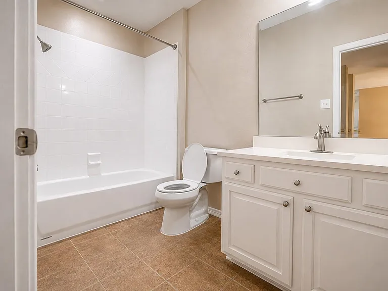 3906 Lakeridge Canyon Dr — Photo 23