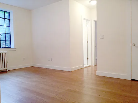 Rented by Buchbinder & Warren | media 10