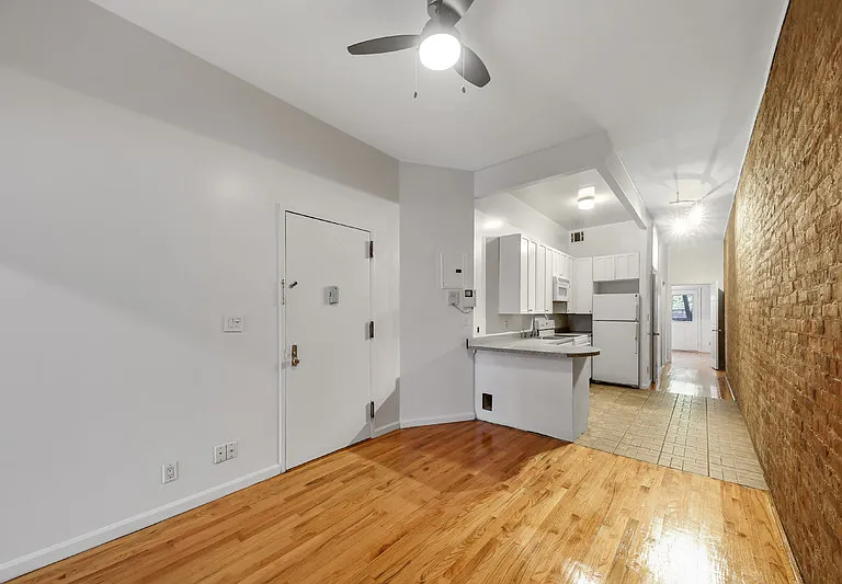 449 W 48th St #1E — Photo 7