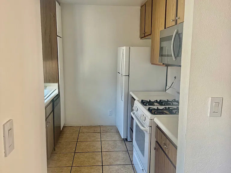 7115 Etiwanda Ave #3 — Photo 5