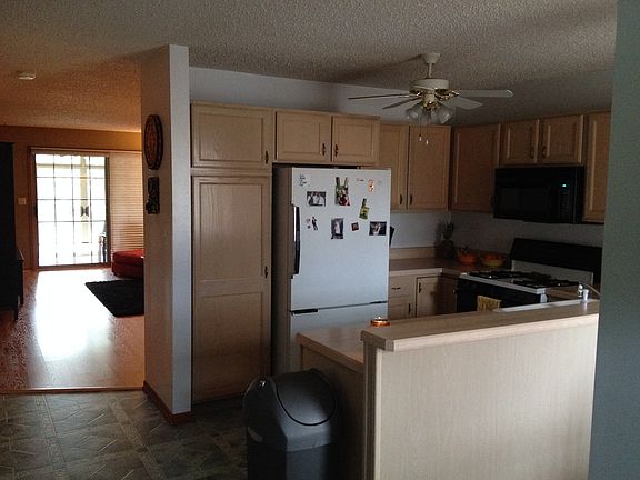 3rd image of 810 Southwestern Run Unit 37