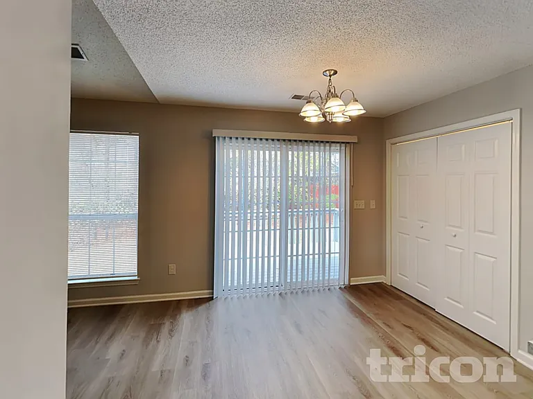 3 Long Glen Ct — Photo 4