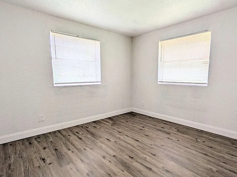 810 Laurel St — Photo 7